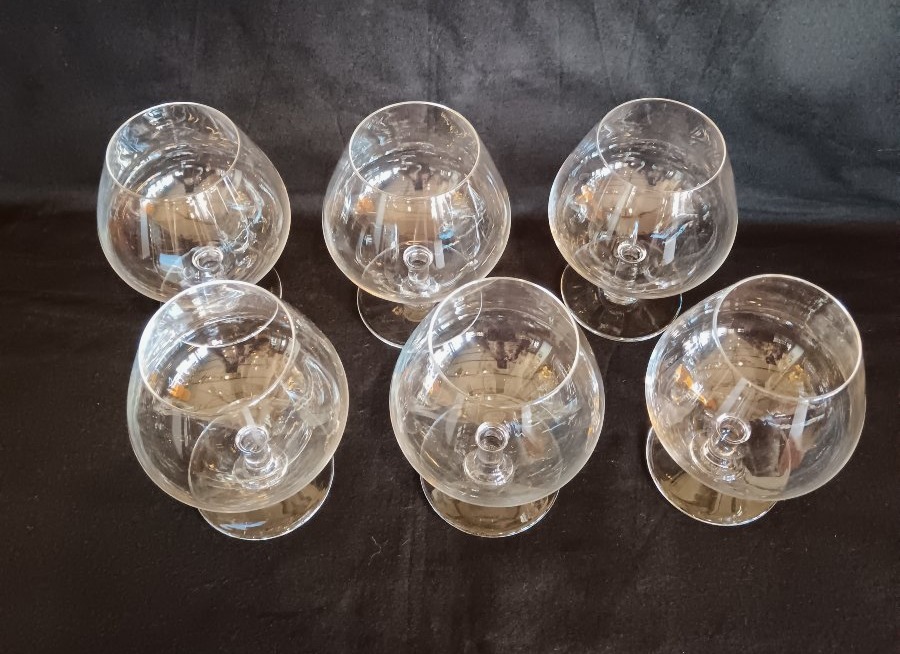 Suite de six verres à Cognac en cristal de Saint Louis-photo-3