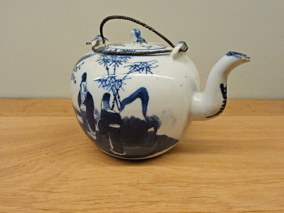 Vietnamese White And Blue Teapot -photo-2