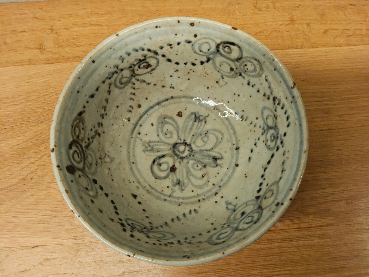 14th Century Vietnamese Bowl From The Chu Dau Kilns.-photo-1