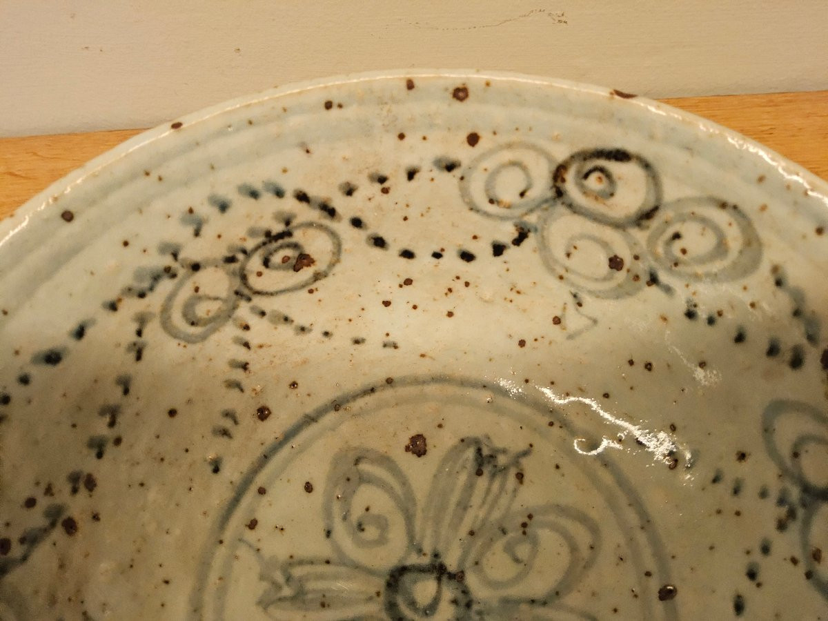 14th Century Vietnamese Bowl From The Chu Dau Kilns.-photo-2
