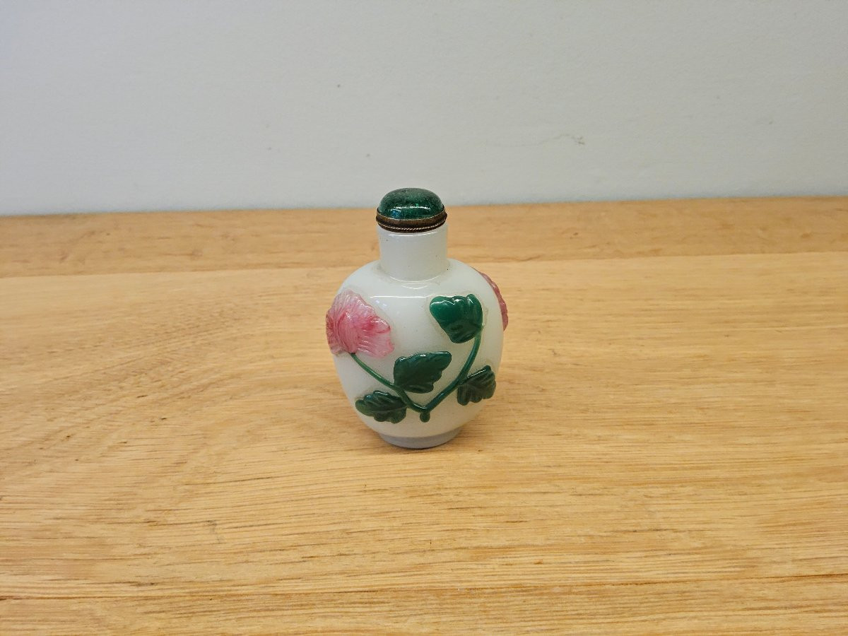 Chinese Glass Overlay Snuff Bottle -photo-3