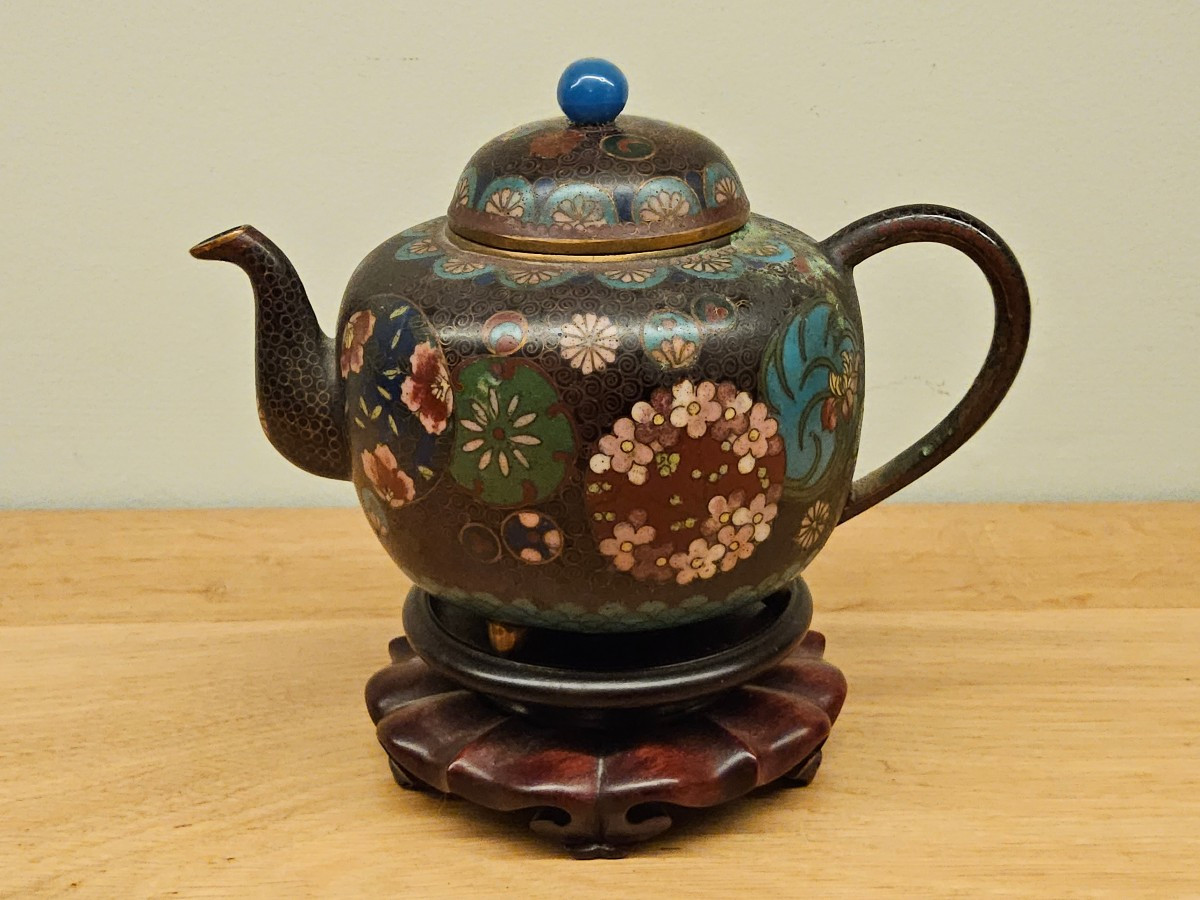 Théière japonaise en bronze cloisonné du XIX ème siècle. 