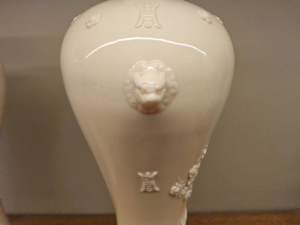 Pair Of Dehua Porcelain Vases-photo-3