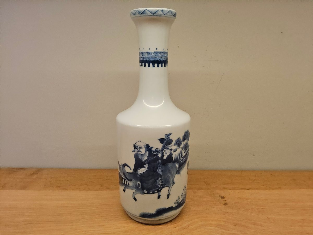 Vase mallet chinois en porcelaine blanc bleu-photo-1