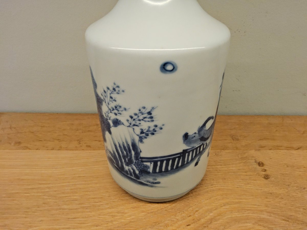 Vase mallet chinois en porcelaine blanc bleu-photo-4