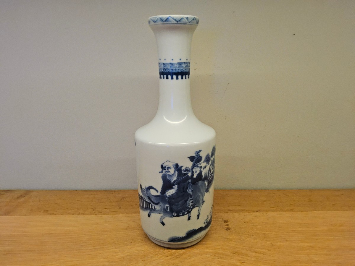 Vase mallet chinois en porcelaine blanc bleu