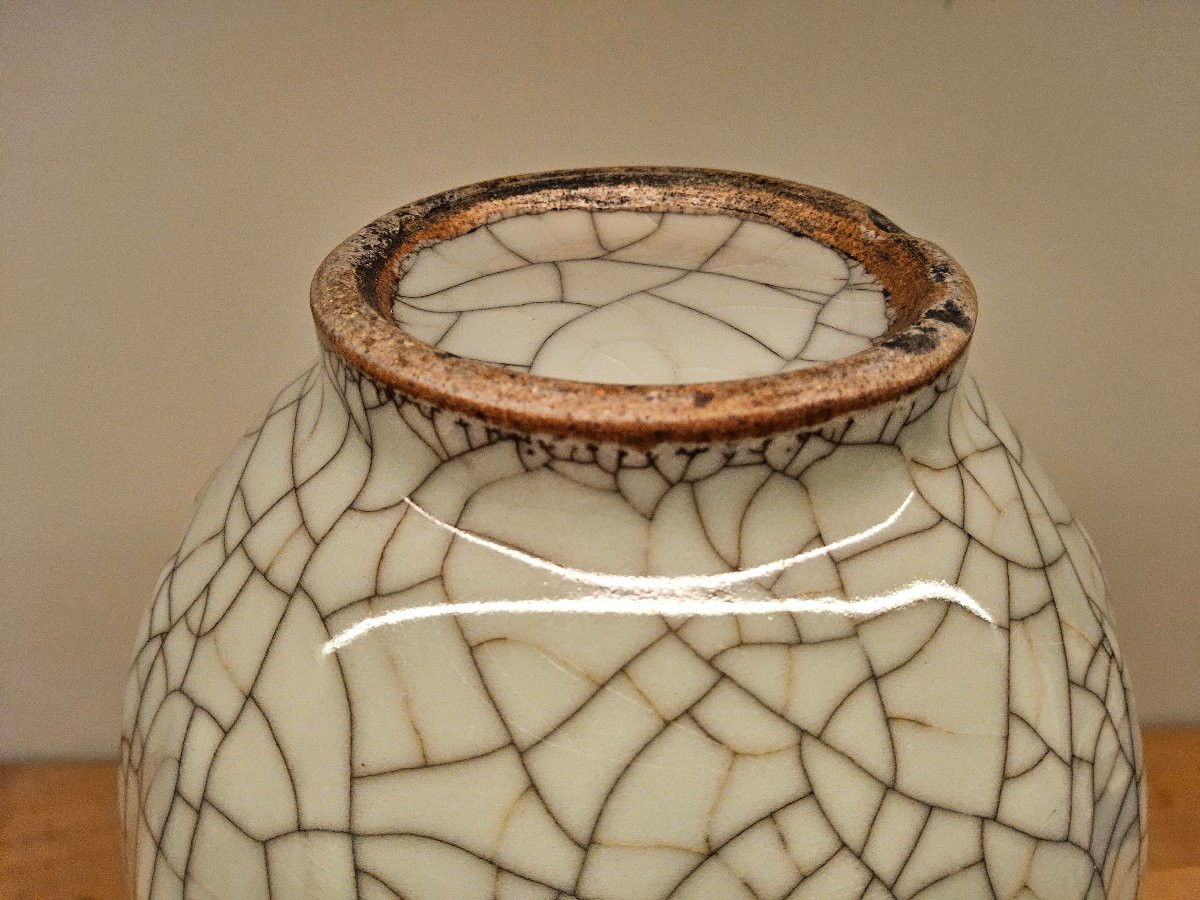 Chinese Vase Of Type "ge" With A Neck Shaped Like A Garlic Clove.-photo-2