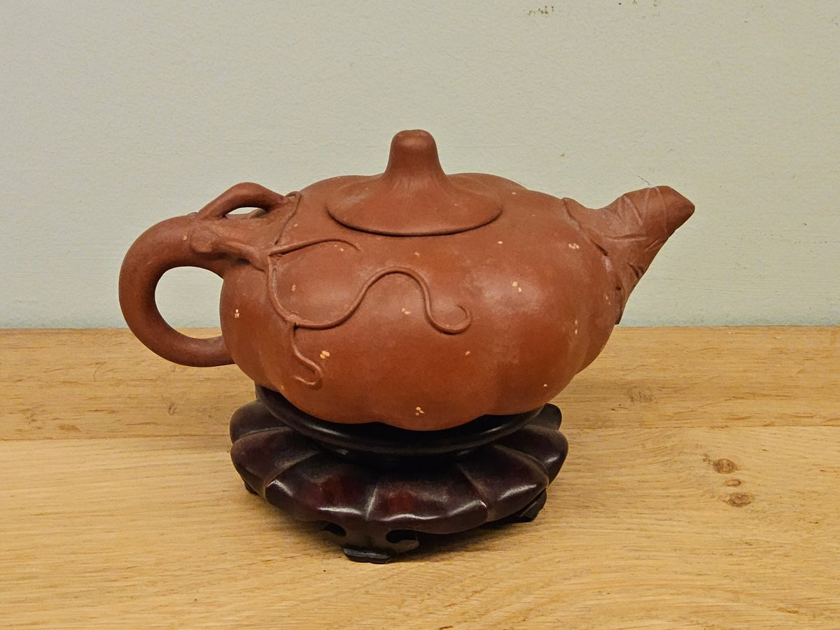 Théière en argile de Yixing avec incrustations d’or-photo-3