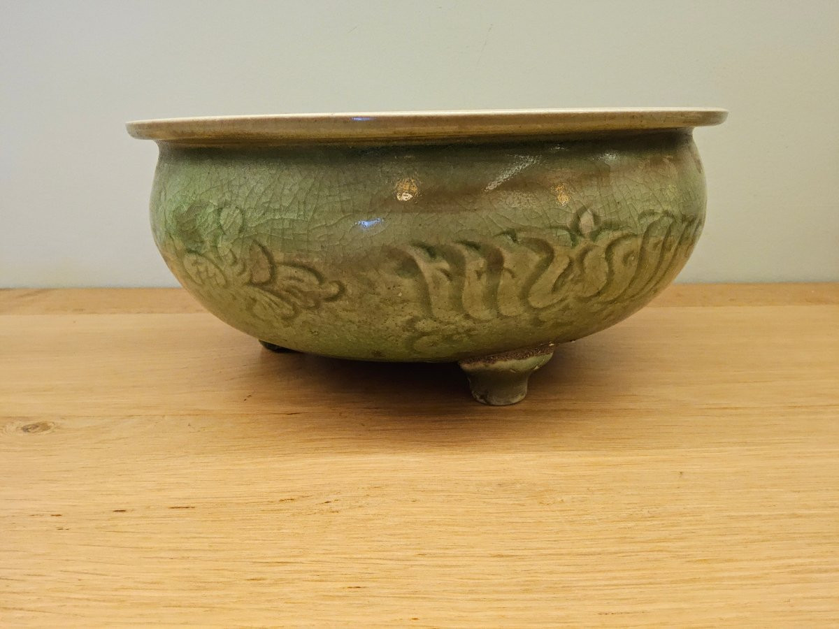 Large Incense Burner From The Longquan Kilns. Ming Dynasty -photo-4