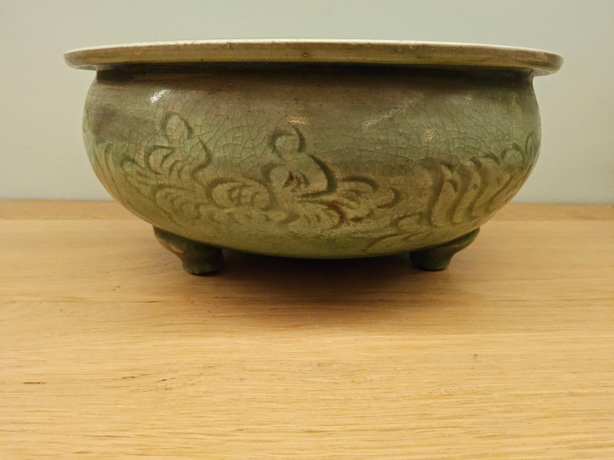 Large Incense Burner From The Longquan Kilns. Ming Dynasty -photo-7