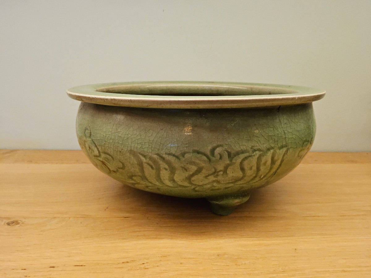 Large Incense Burner From The Longquan Kilns. Ming Dynasty 