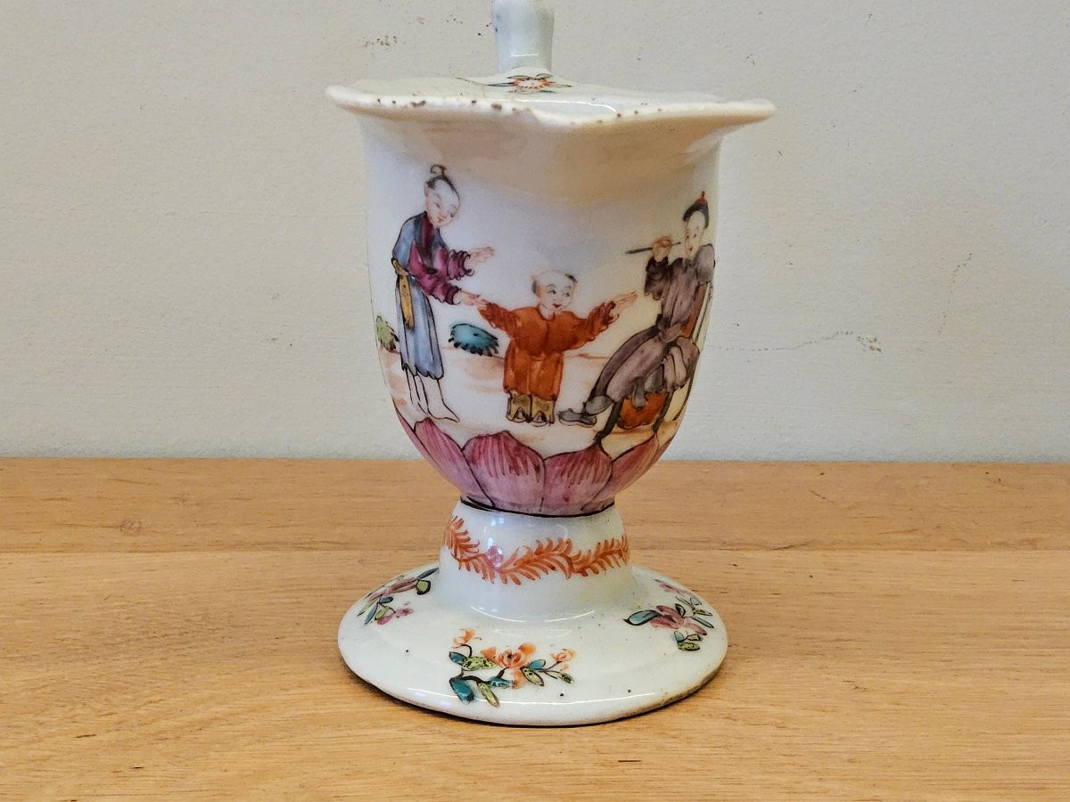 Verseuse du XVIII ème siècle. Décors aux mandarins. Époque Qianlong.(1736 - 1795).-photo-3