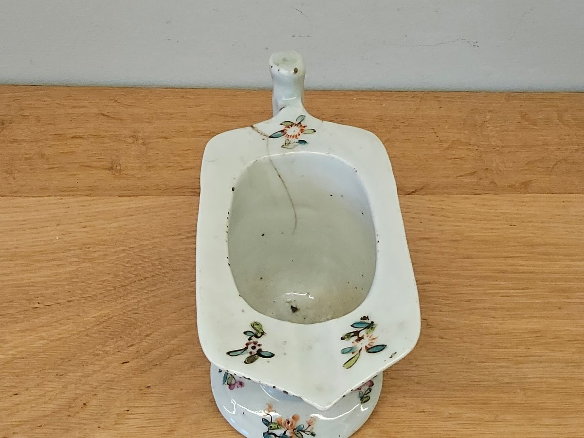 Verseuse du XVIII ème siècle. Décors aux mandarins. Époque Qianlong.(1736 - 1795).-photo-5