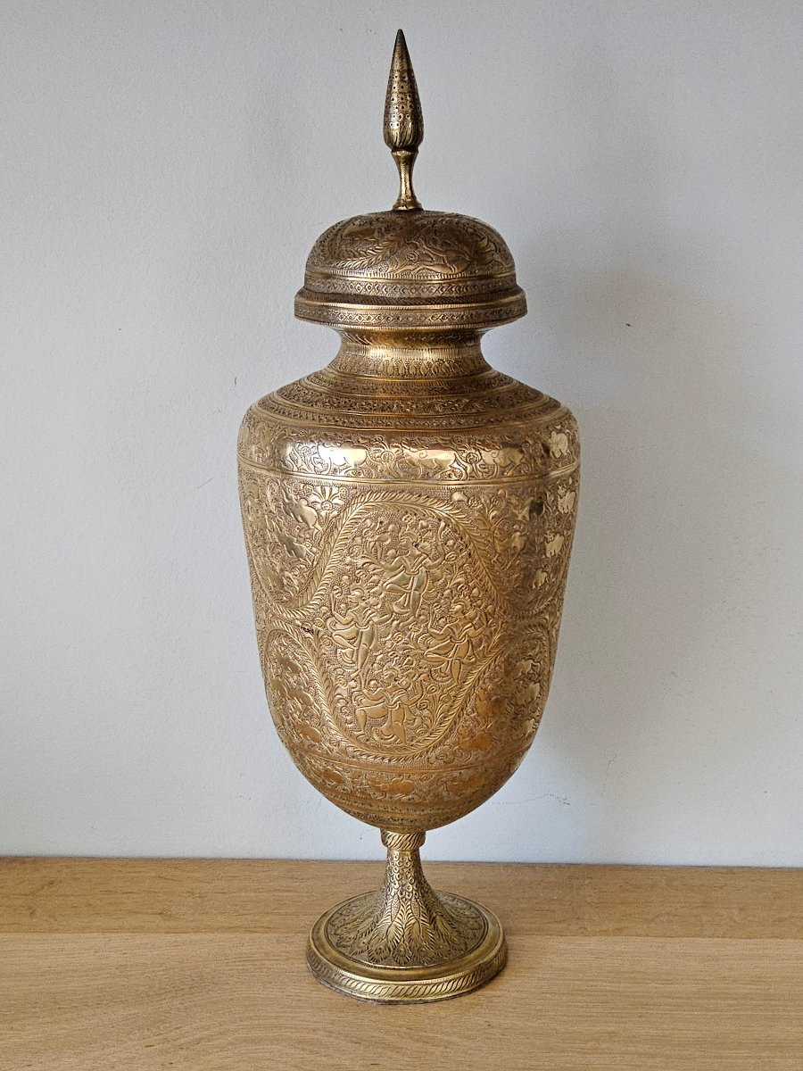Hand-carved Covered Vase. India.-photo-4
