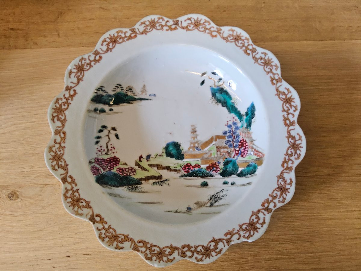 China. Famille Rose Soup Plate. Qianlong Period.-photo-4