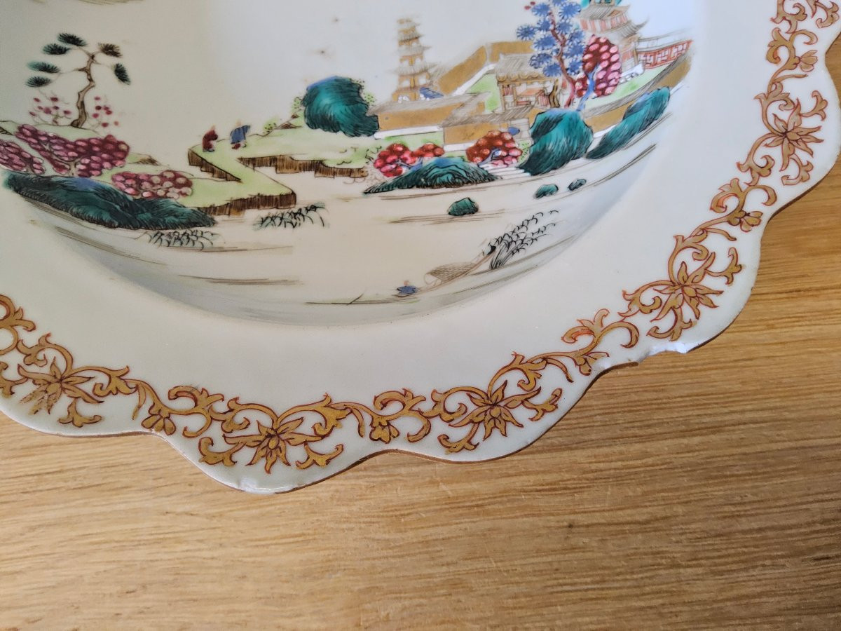 China. Famille Rose Soup Plate. Qianlong Period.-photo-3