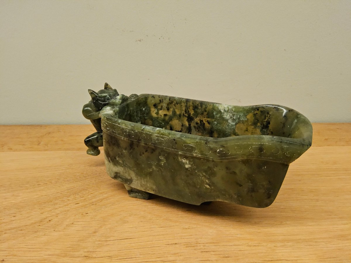 Chine. Lave pinceaux en jade épinard.-photo-3