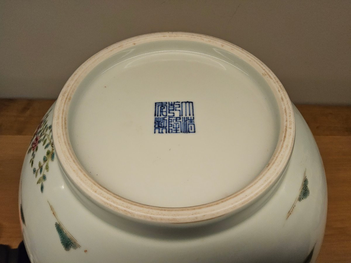 Chine. Vase de forme "Hu" du XIX ème siècle. Famille rose.-photo-2