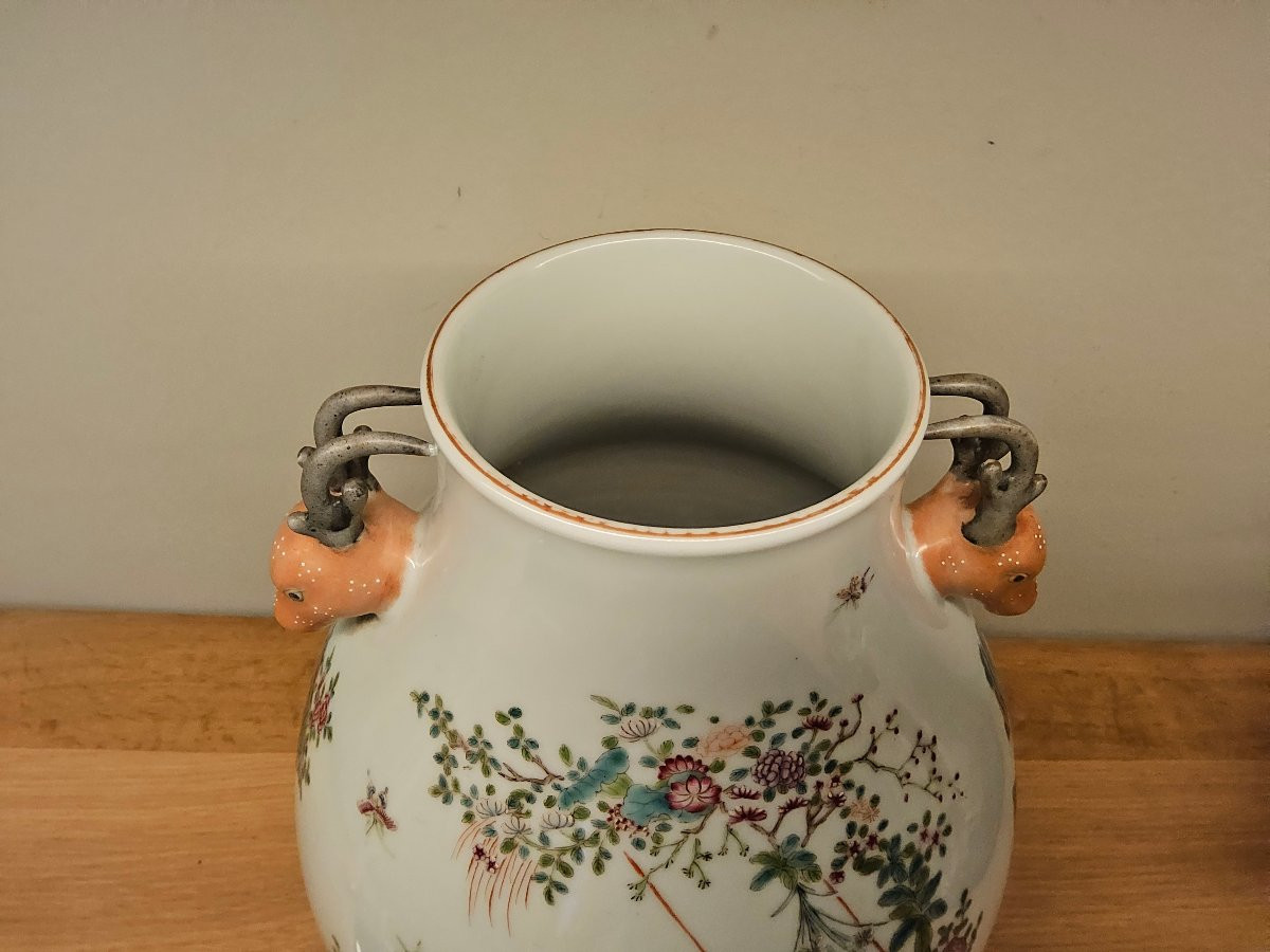 Chine. Vase de forme "Hu" du XIX ème siècle. Famille rose.-photo-4