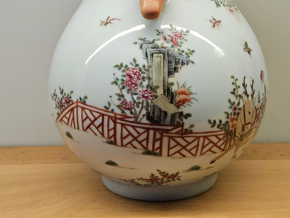Chine. Vase de forme "Hu" du XIX ème siècle. Famille rose.-photo-6