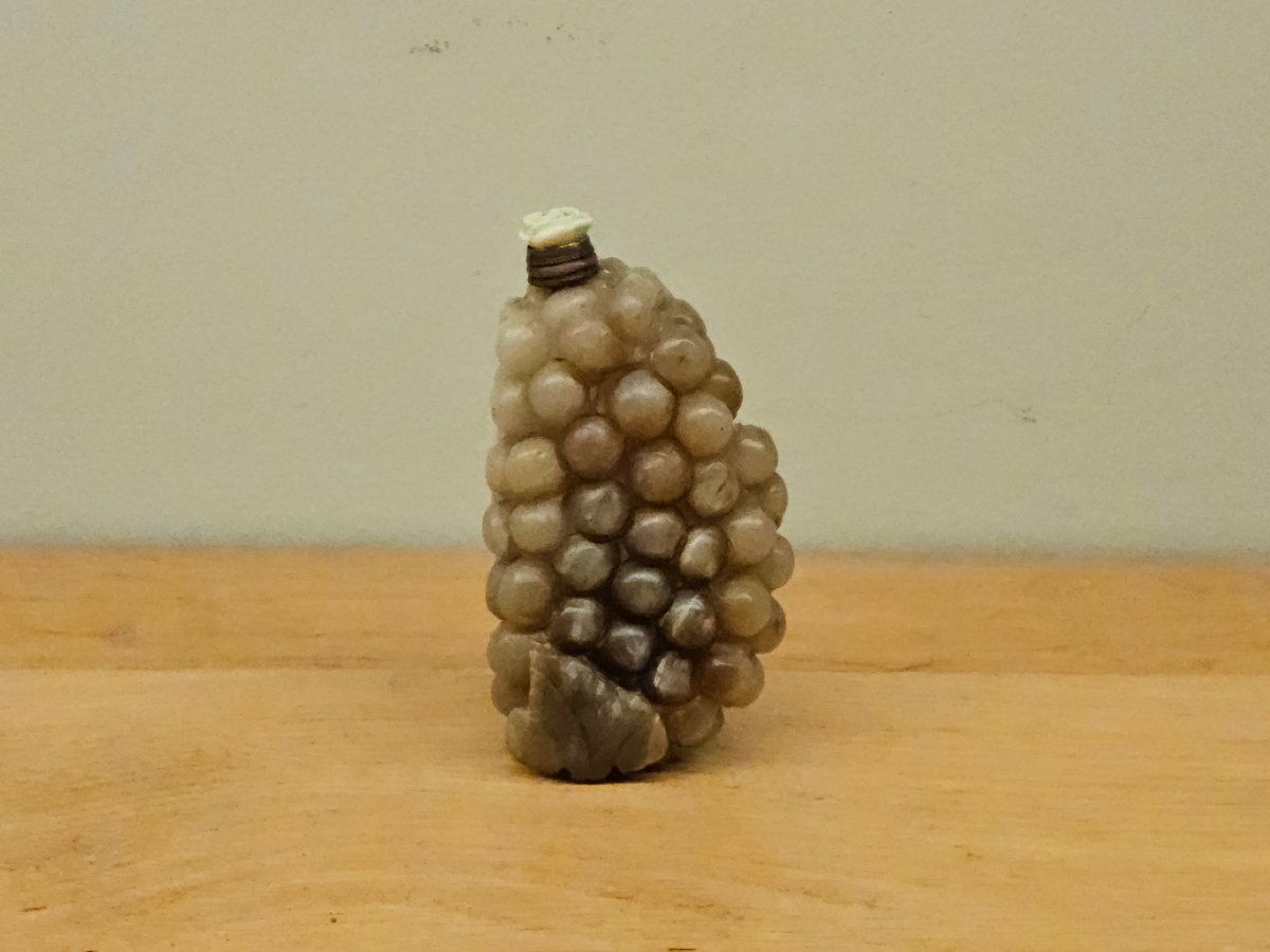 China. Jade Snuffbox.