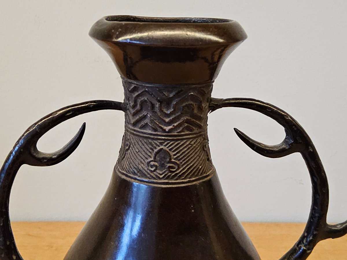 Asian Bronze Vase. 18th Century-photo-2