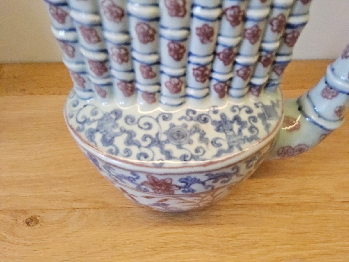China. Large Porcelain Teapot.-photo-3