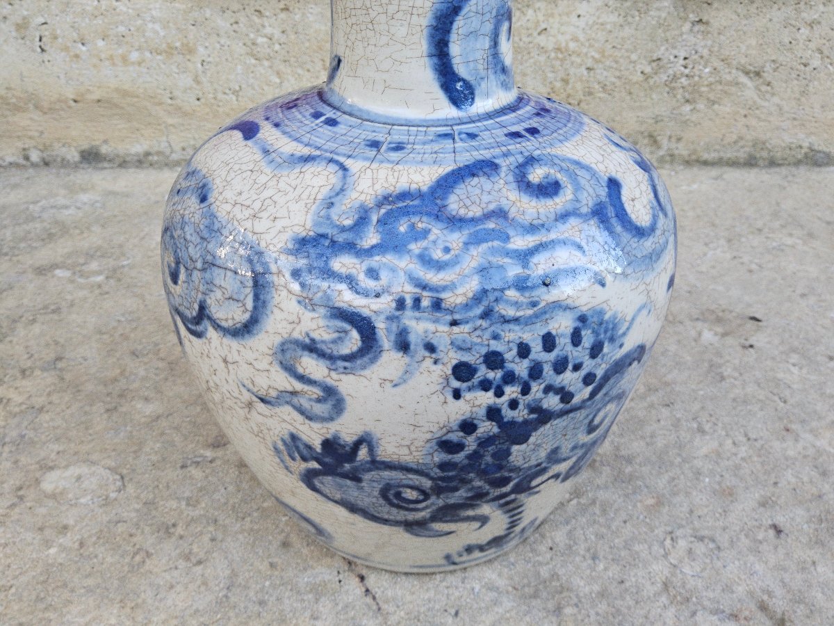 Vietnam. 19th-century Blue-and-white Porcelain Dragon Vase.-photo-1