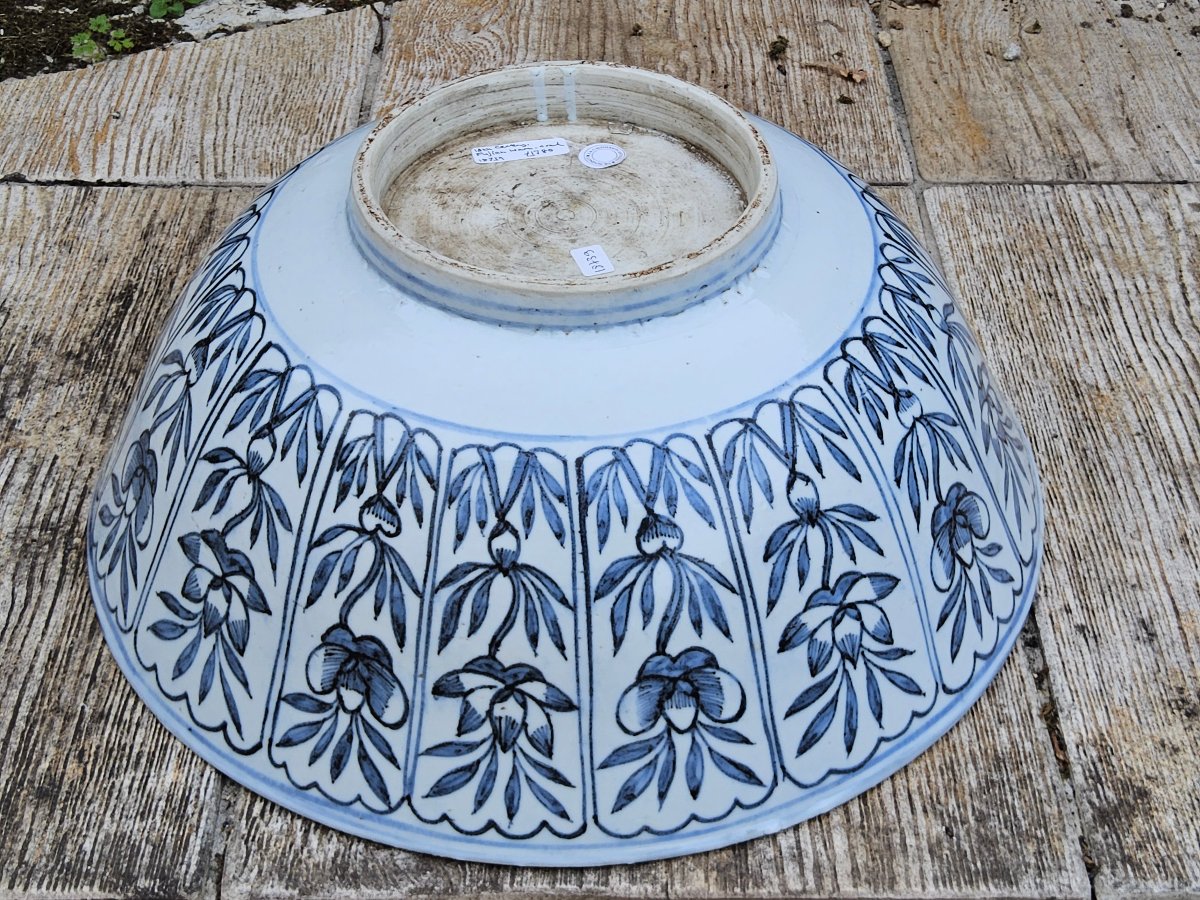 China. "white And Blue" Porcelain Punch Bowl. 18th Century.-photo-2