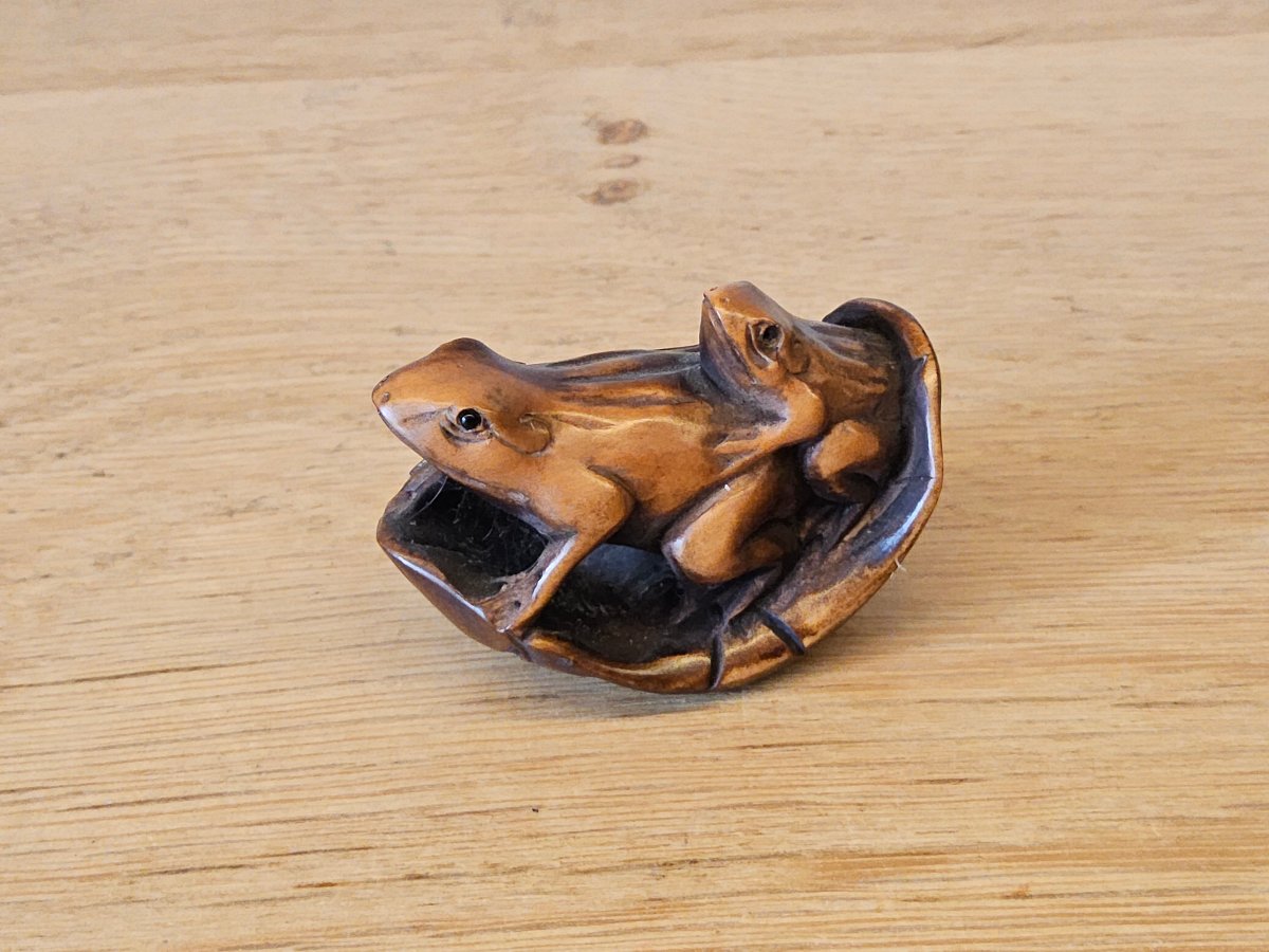 Japan. Boxwood Netsuke. Signed.-photo-2