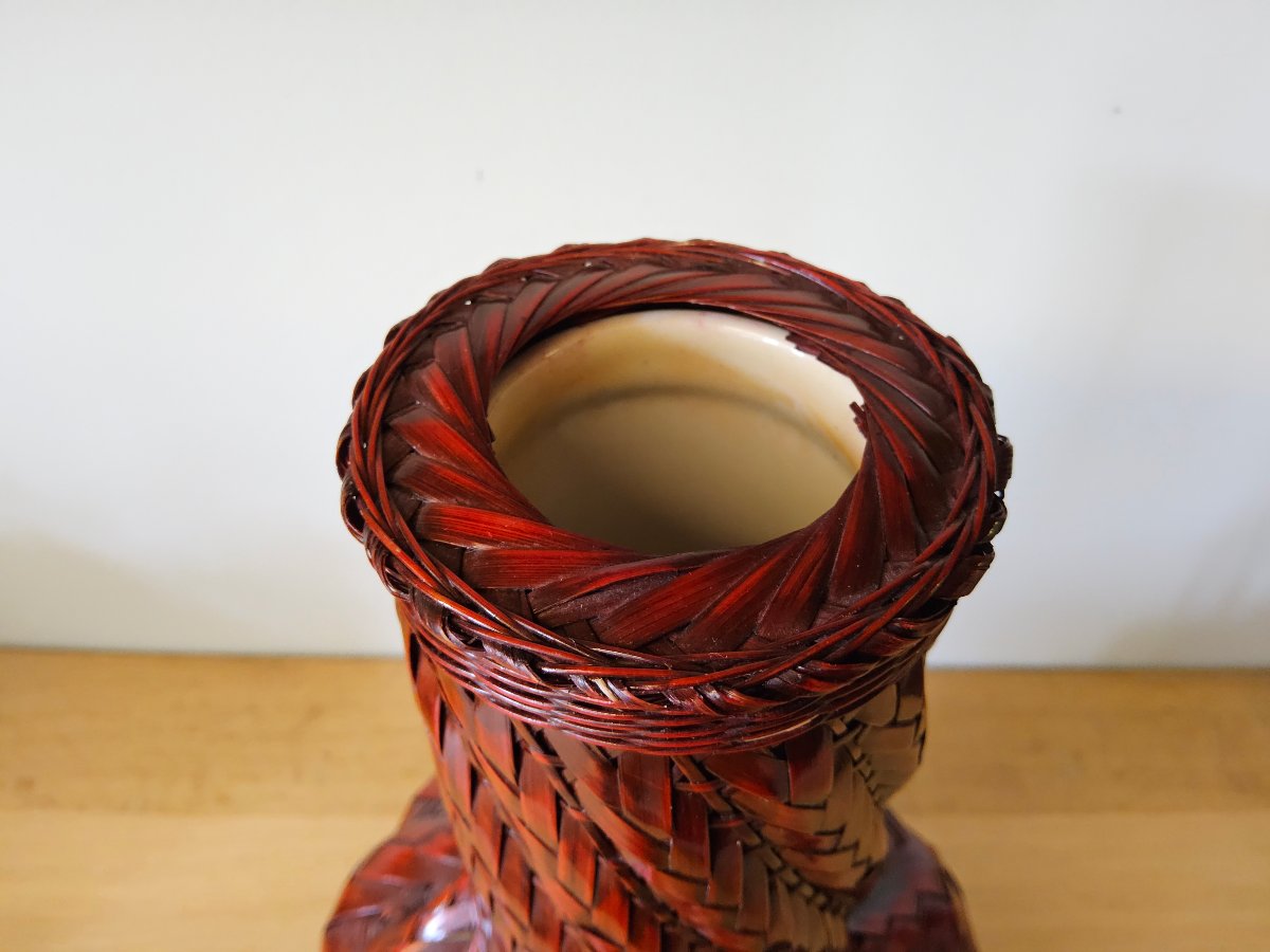 Japon. Vase en bambou tressé et laqué. Ikebana.-photo-4