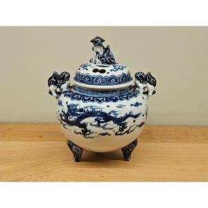 White And Blue Porcelain Tripod Incense Burner 