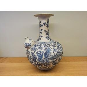 Superbe Kendi en porcelaine blanc bleu, époque Ming. 