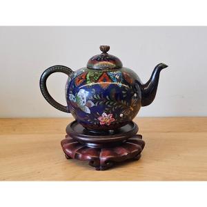 Asian Tripod Teapot In Cloisonné Bronze From The 19th Century.