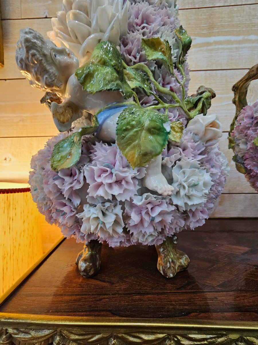 Porcelaine De Saxe Sur Barbotine. Garniture De Cheminée.-photo-1
