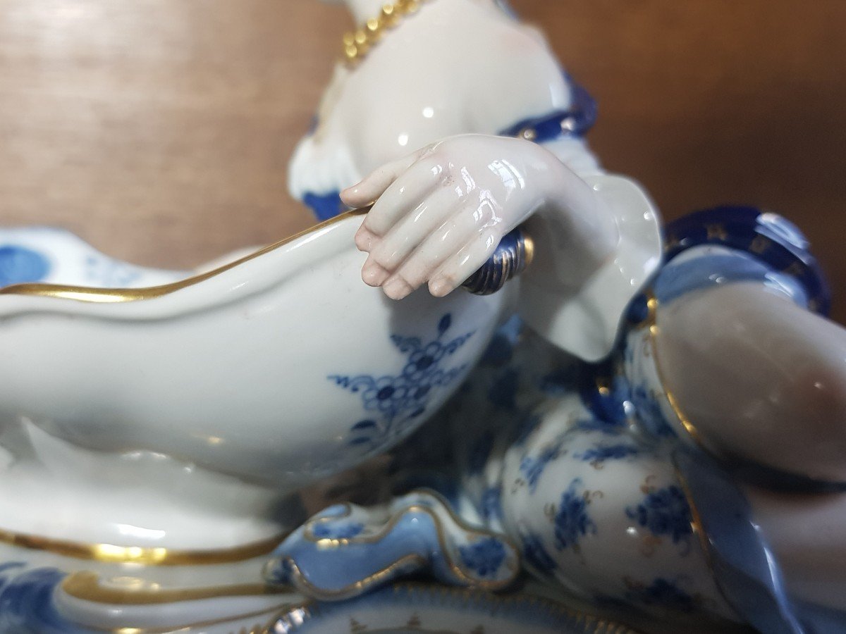 Meissen. Coupes Formant Pendants En Porcelaine.-photo-7