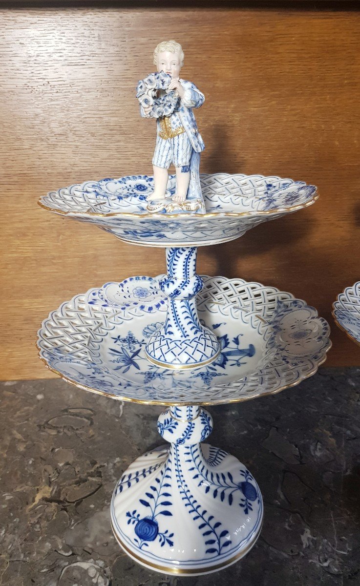 Meissen. Paire De Serviteurs En Porcelaine à Décor Du Service à l'Oignon Réhaussé d'Or.-photo-3
