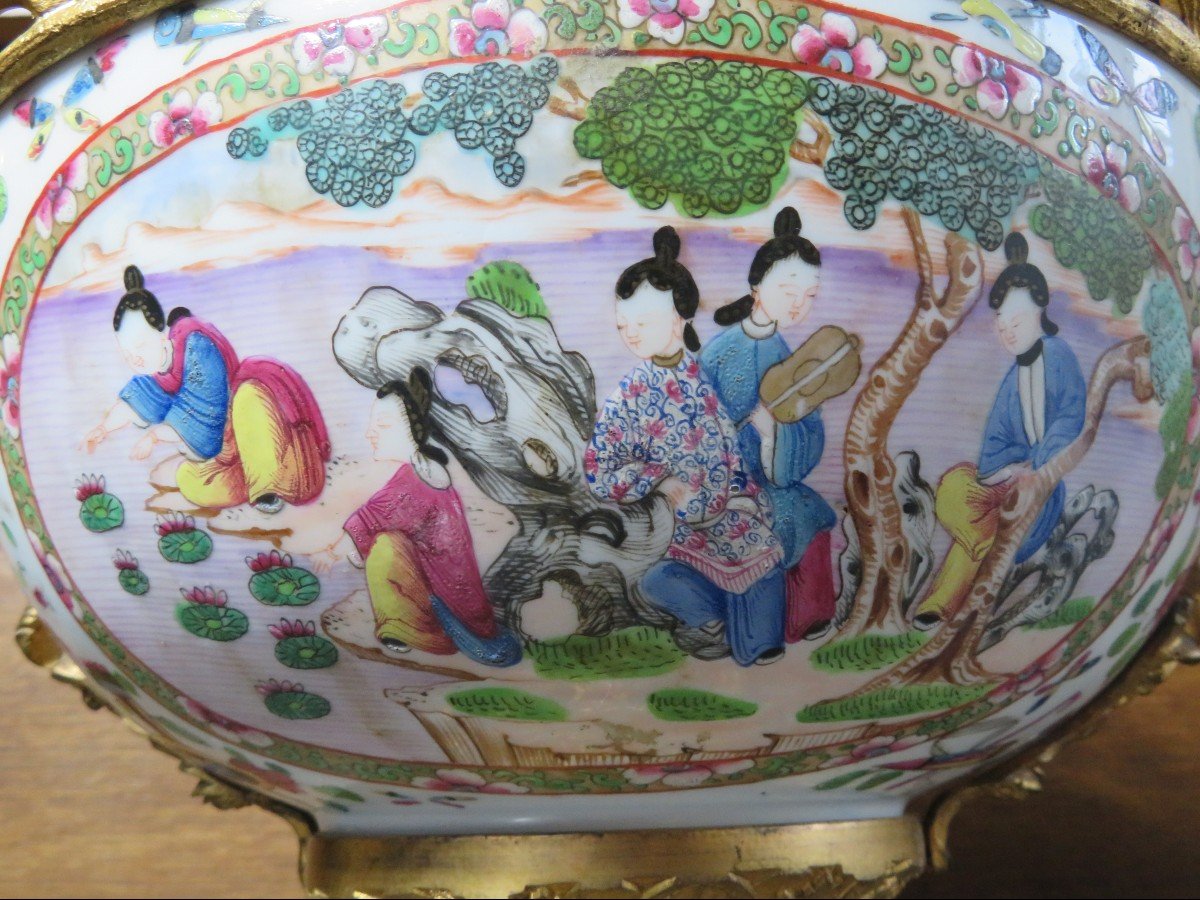 China. Canton Polychrome Porcelain Cup.-photo-2