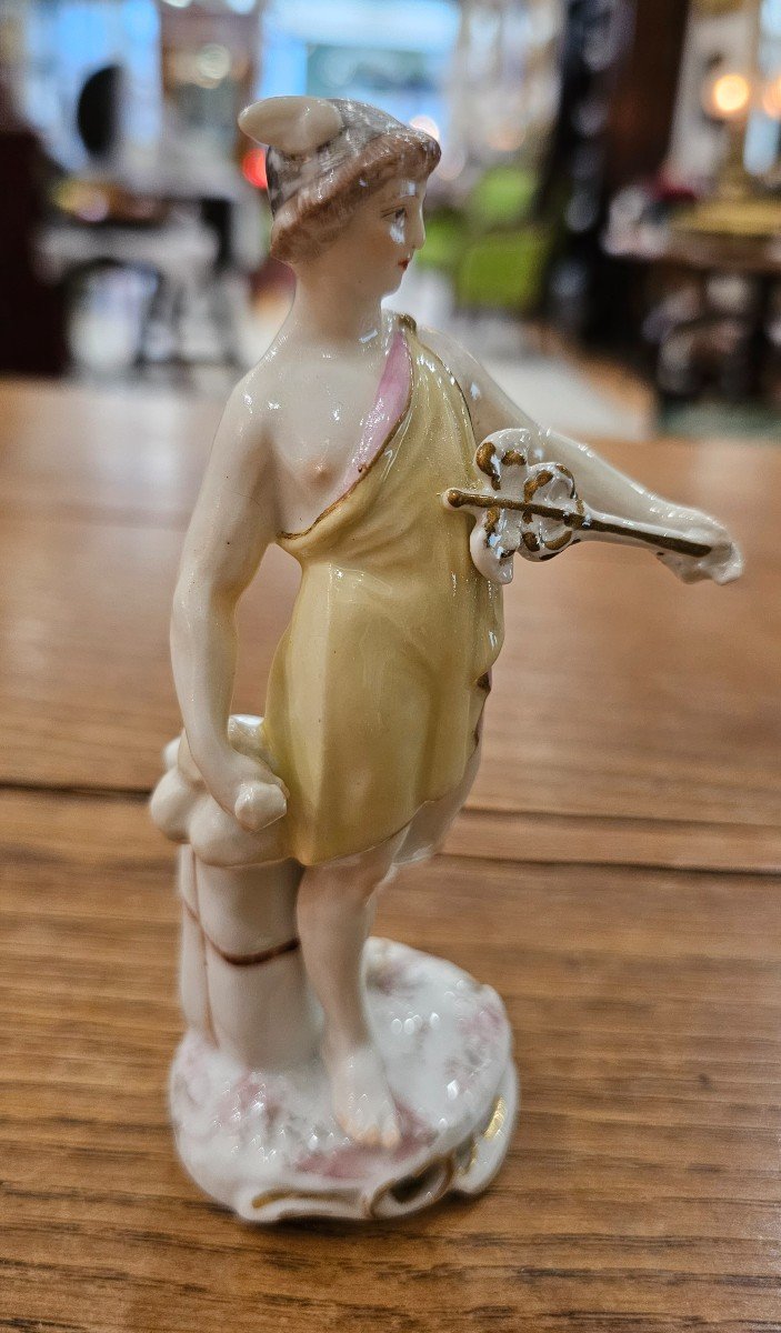 Porcelaine De Saxe Goût Meissen. Statuette Représentant Mercure.-photo-1