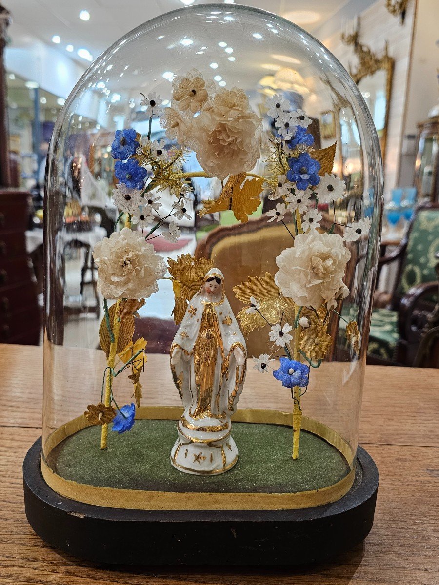 Globe De Mariage. Vierge En Porcelaine. -photo-1