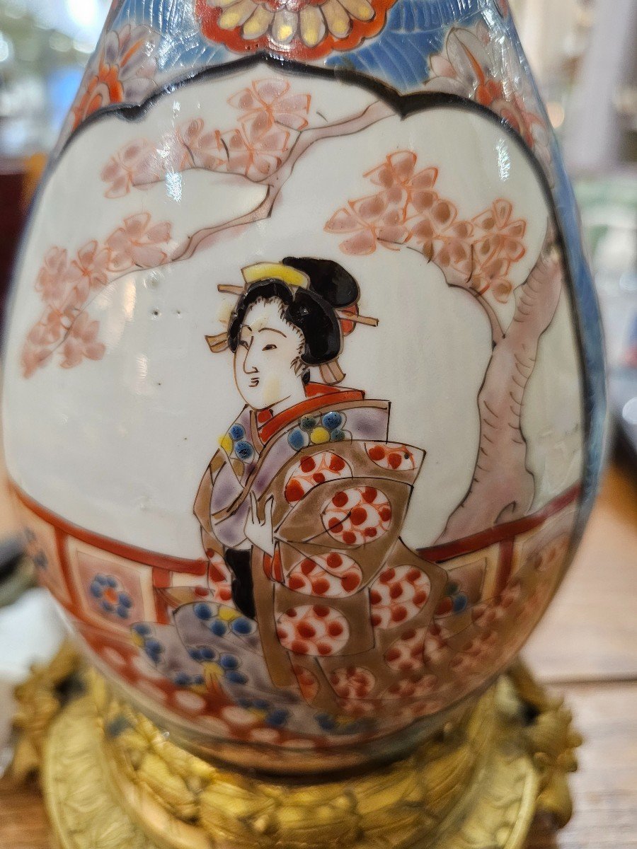 Porcelaine japonaise. Paire de vases, Arita, Hichozan, (l'un monté en lampe).-photo-2