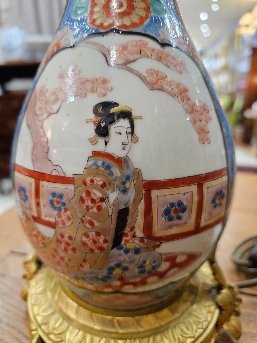 Porcelaine japonaise. Paire de vases, Arita, Hichozan, (l'un monté en lampe).-photo-3