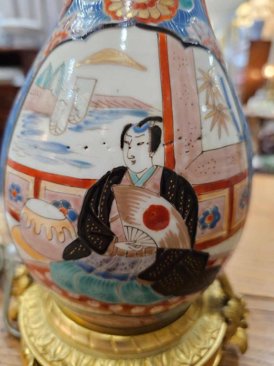 Porcelaine japonaise. Paire de vases, Arita, Hichozan, (l'un monté en lampe).-photo-4