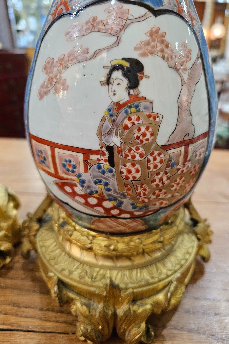 Porcelaine japonaise. Paire de vases, Arita, Hichozan, (l'un monté en lampe).-photo-6