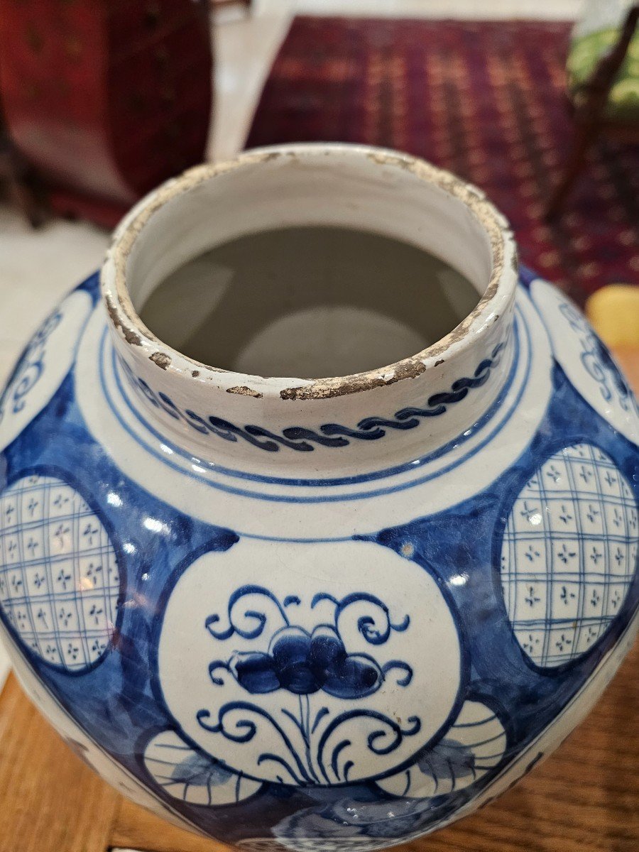 Delft. Paires De Pots Couverts.-photo-2