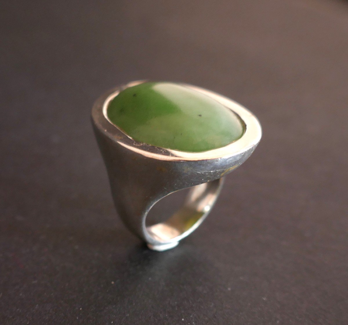 Importante Bague Cabochon De Jade