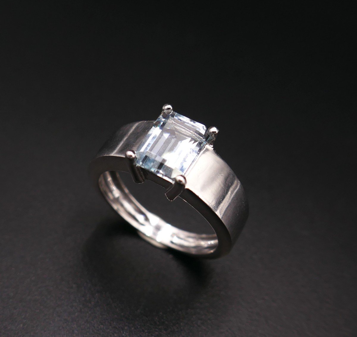 Bague Sertie d'Une Aigue Marine, Or Blanc 18 Carats.-photo-3