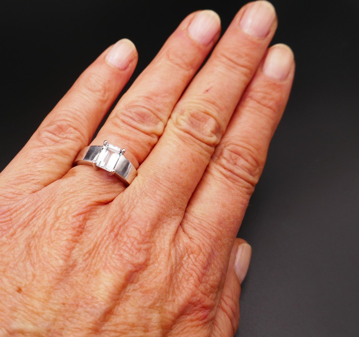 Bague Sertie d'Une Aigue Marine, Or Blanc 18 Carats.-photo-4