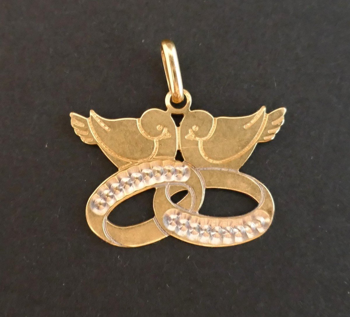 Birds Pendant, 18k Gold.