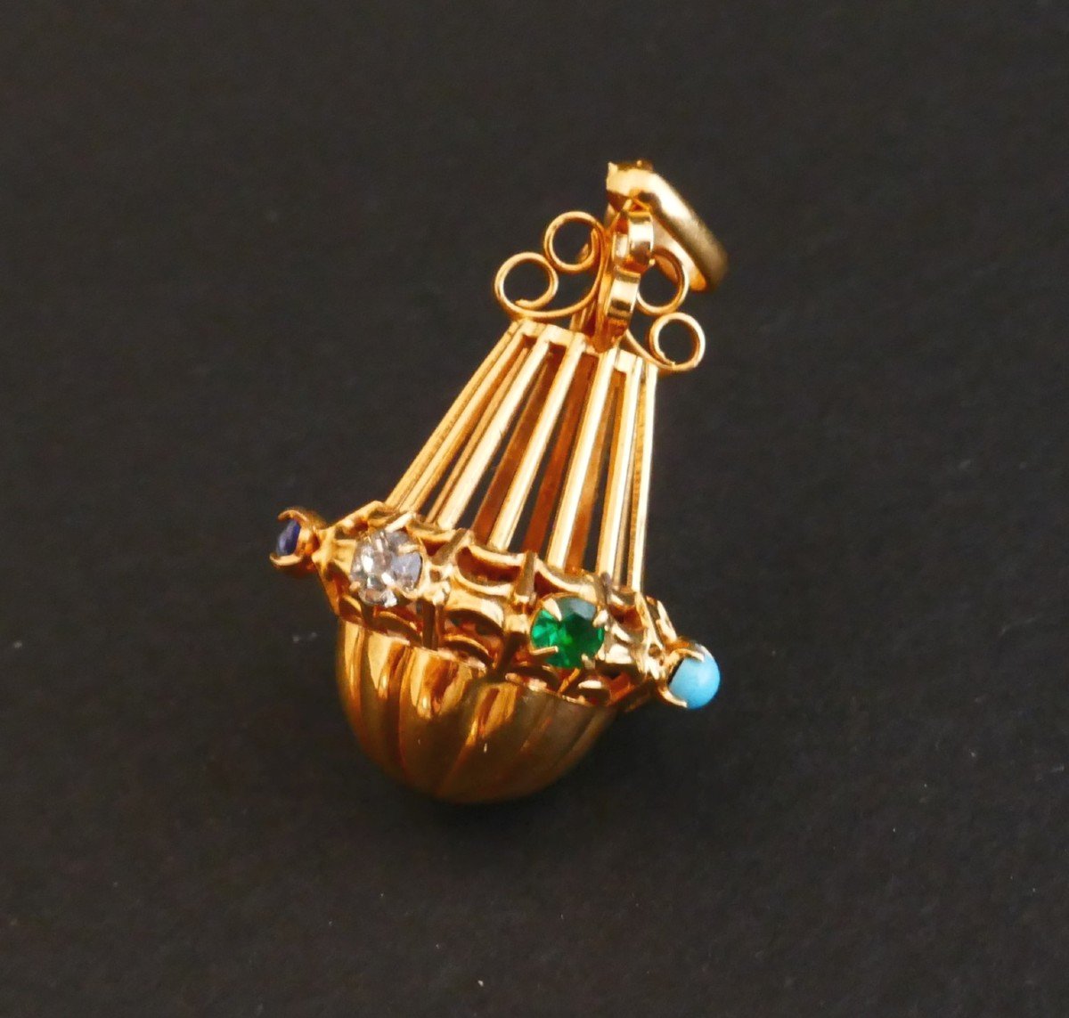 Breloque Pendentif Or 18 Carats Et Pierres Fines.